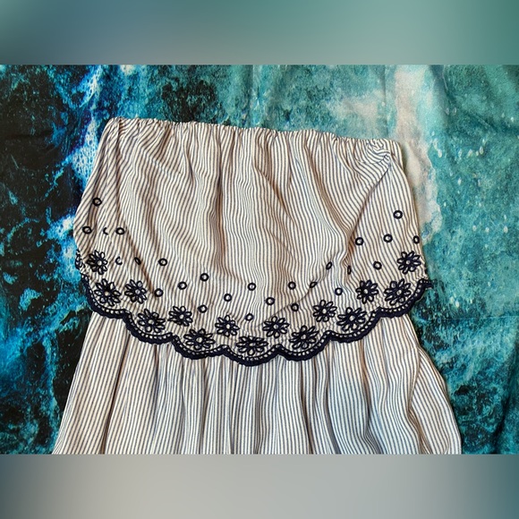 Jessica Simpson Pinstripe Jumpsuit / Romper - Picture 2 of 8